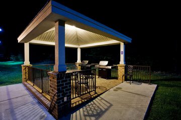 Hotel Exterior 38 of 39