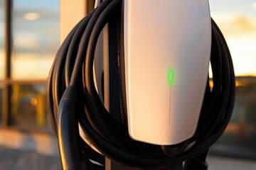 Electric vehicle charging station