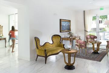 Lobby sitting area