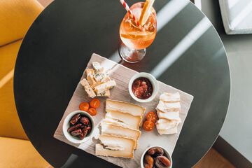 Snack bar