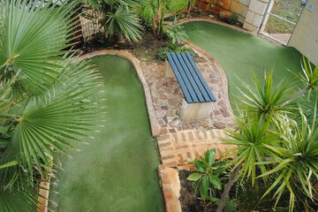 Mini-golf