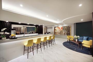 Lobby lounge