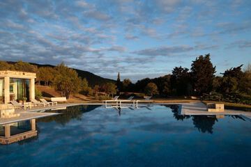 Infinity pool