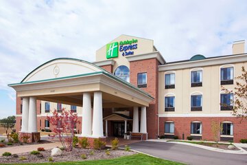 Holiday Inn Express & Suites Howell by IHG