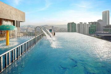 Infinity pool
