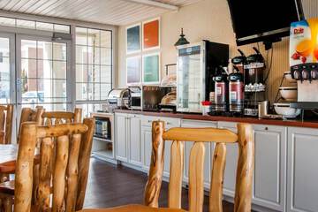 Breakfast/Coffee Service 27 of 28