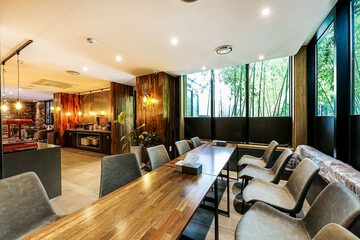 Breakfast area