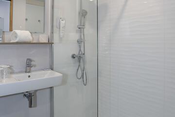Bathroom shower