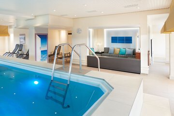 Exercise/lap pool