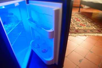 Mini-refrigerator