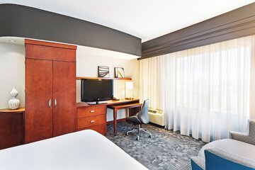 Room 15 of 33