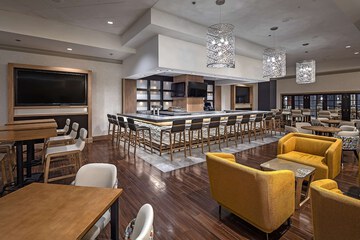 Lounge 55 of 64