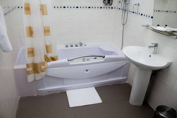 Jetted tub