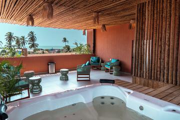 Jetted tub