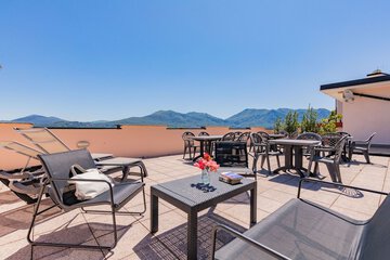 Sundeck