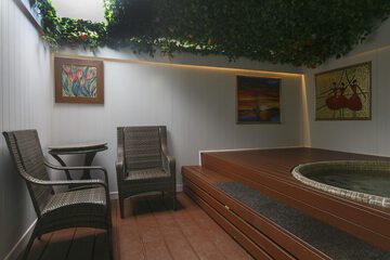 Private spa tub