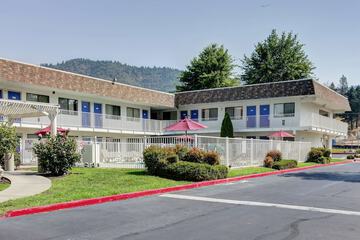Motel 6 Grants Pass OR