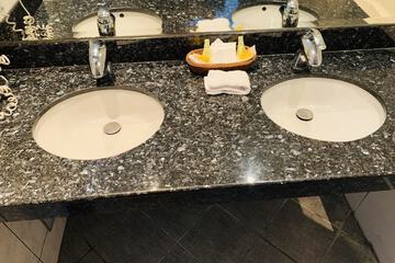 Bathroom sink