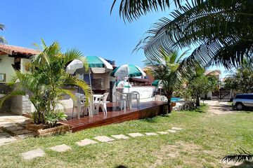 Poolside bar