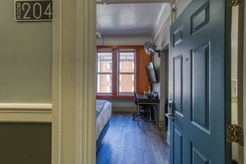 Room 35 of 115
