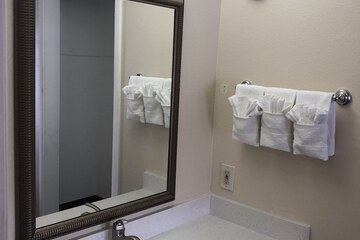 Room 9 of 27
