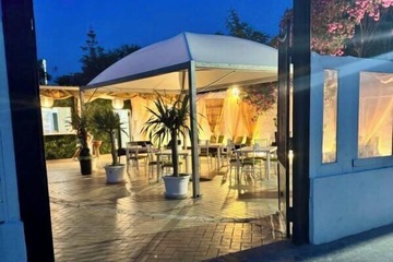 Beach bar