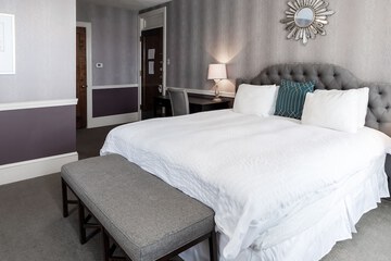 Room 10 of 51