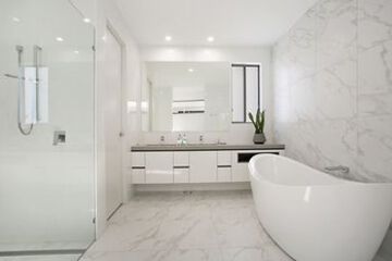 Deep Soaking Bathtub