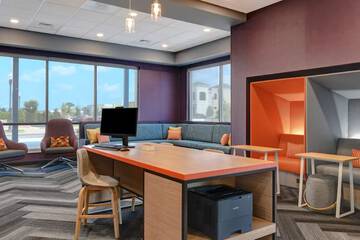 Business Center 46 of 46