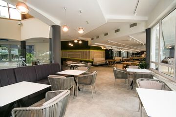 Snack bar