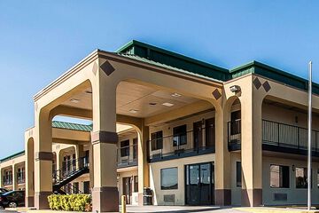 Econo Lodge Inn & Suites Southeast