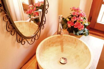 Bathroom sink
