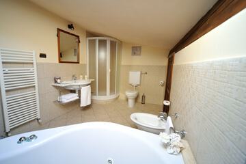 Jetted tub