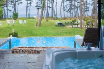 Private pool