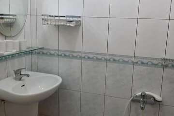 Bathroom sink