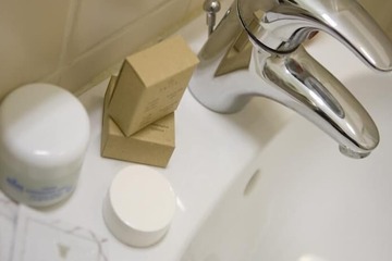 Bathroom sink