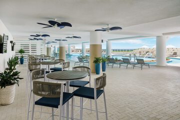 Poolside bar