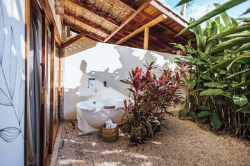Private spa tub