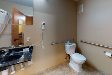 Room 25 of 37