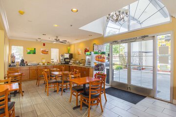 Breakfast/Coffee Service 33 of 35