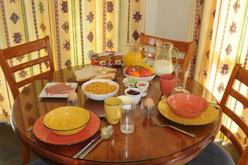 Breakfast meal
