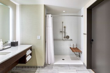 Room 43 of 94