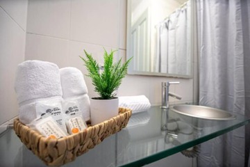 Bathroom amenities