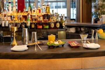 Lobby lounge