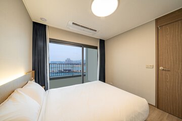 Beach/ocean view