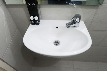 Bathroom sink
