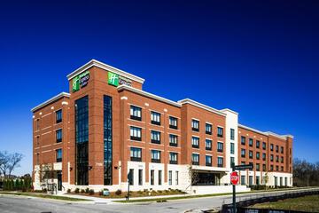 Holiday Inn Express & Suites Franklin - Berry Farms by IHG