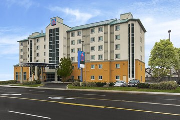 Motel 6 Niagara Falls ON