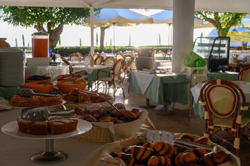 Breakfast buffet