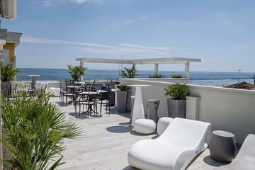 Sundeck
